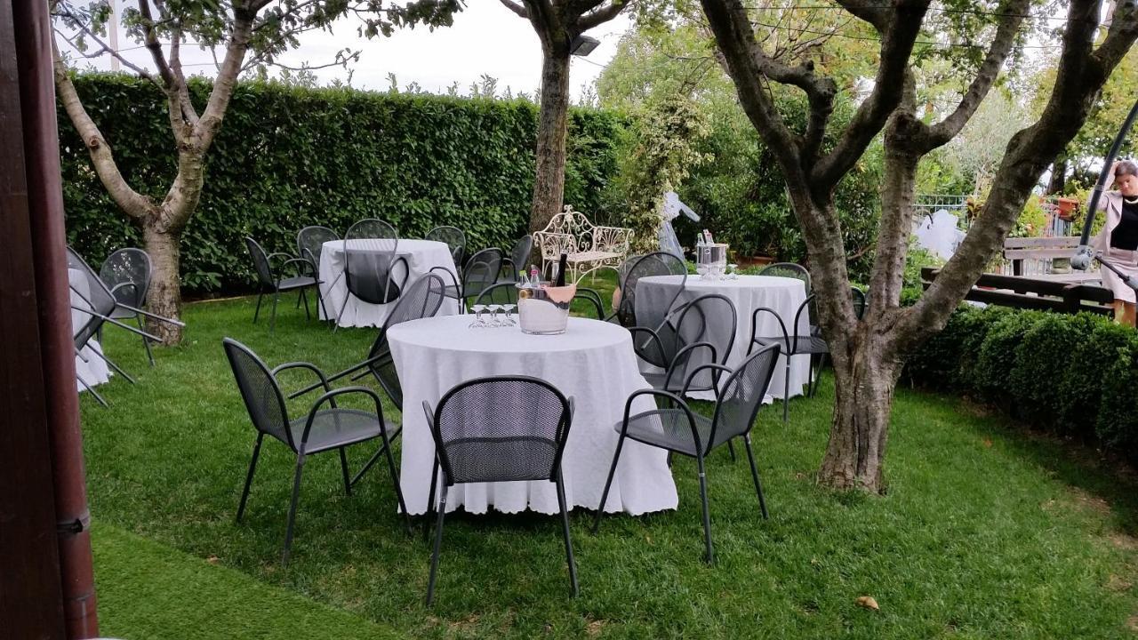 Hotel Tetto Delle Marche - Ristorante Dei Conti Cingoli Luaran gambar