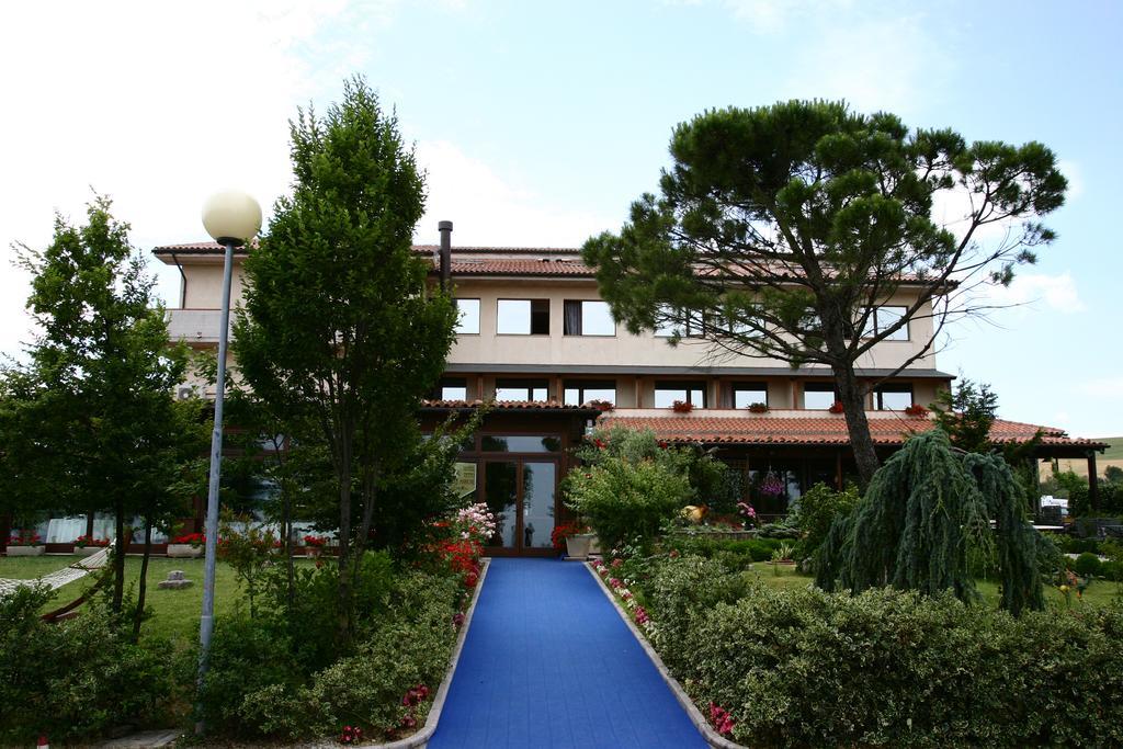 Hotel Tetto Delle Marche - Ristorante Dei Conti Cingoli Luaran gambar