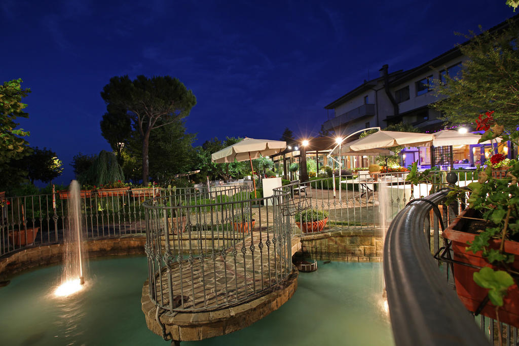 Hotel Tetto Delle Marche - Ristorante Dei Conti Cingoli Luaran gambar